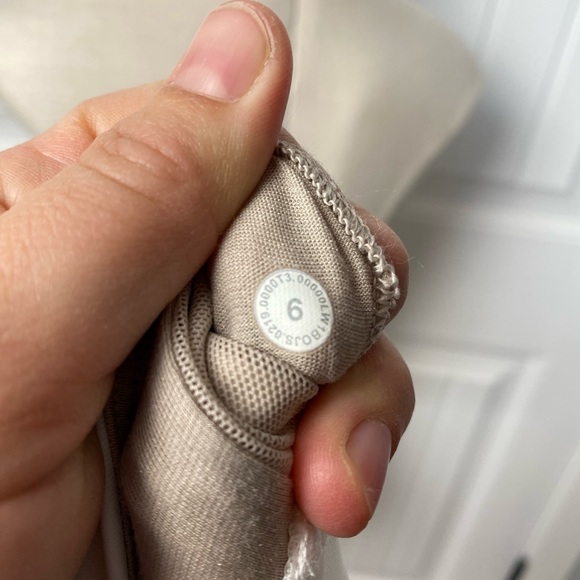 🍁50% Off Sale 🍁 Lululemon Reenergized 2-in-1 Tank - Picture 12 of 12